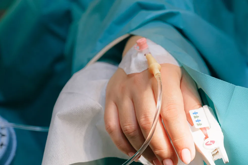 SI Joint Injection in Grand Prairie, TX | Non-Surgical Relief 3 Patient resting comfortably in clinic after a minimally invasive SI joint injection